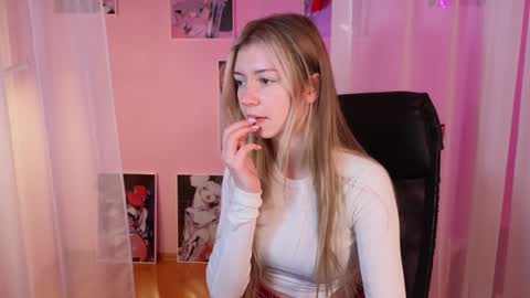 Snapshot of lettablush chatting on 21, 12, 2024 letta online show from 21, 12, 2024