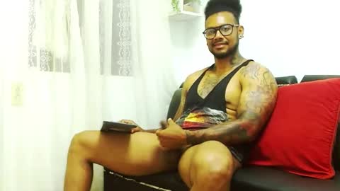 Snapshot of lewisstrong chatting on 6, 1, 2025 Lewis Strong online show from 6, 1, 2025