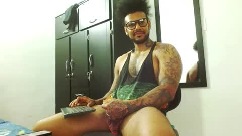 Snapshot of lewisstrong chatting on 18, 9, 2025 Lewis Strong online show from 18, 9, 2025