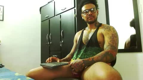 Snapshot of lewisstrong chatting on 28, 9, 2025 Lewis Strong online show from 28, 9, 2025