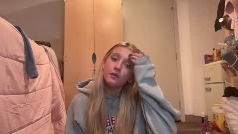 Snapshot of lexaarose05 chatting on 13, 12, 2024 lexisRose online show from 13, 12, 2024