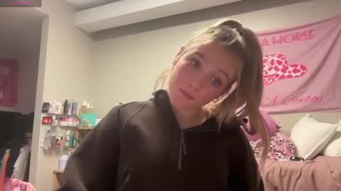 Snapshot of lexaarose05 chatting on 1, 3, 2025 lexisRose online show from 1, 3, 2025