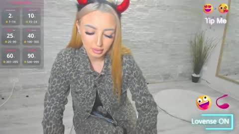 Lexi online show from 8, 10, 2025