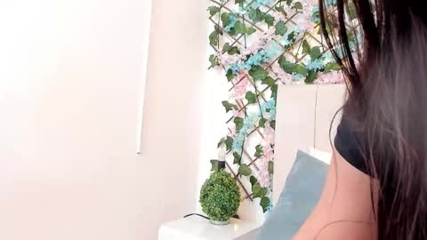 Gabrielle online show from 5, 11, 2025