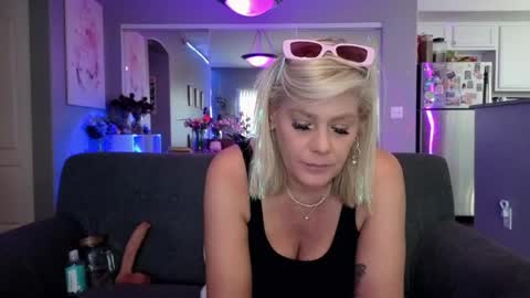 Snapshot of lexi_shocker chatting on 19, 5, 2026 Lexi online show from 19, 5, 2026