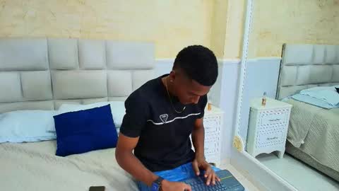 Lexi  Derek online show from 26, 9, 2025