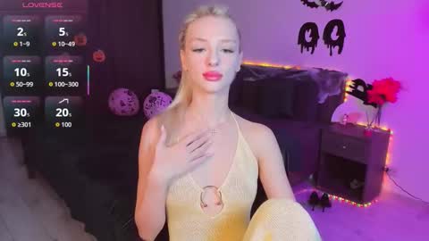 Snapshot of lexieblonde chatting on 29, 10, 2025 lexieblonde online show from 29, 10, 2025