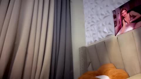 Snapshot of lexisdior chatting on 26, 10, 2025 Naturaly Born Goddess  Ms. kendall  online show from 26, 10, 2025