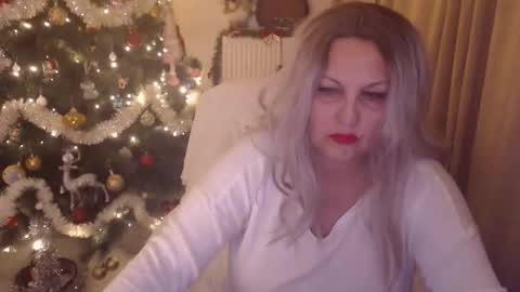 Snapshot of lexxa_blond chatting on 17, 12, 2025 Hannah online show from 17, 12, 2025
