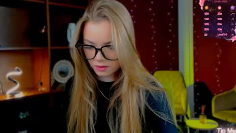 leyla_sexi online show from 25, 4, 2026