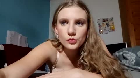 Snapshot of lia06_ chatting on 21, 11, 2025 lia06_ online show from 21, 11, 2025