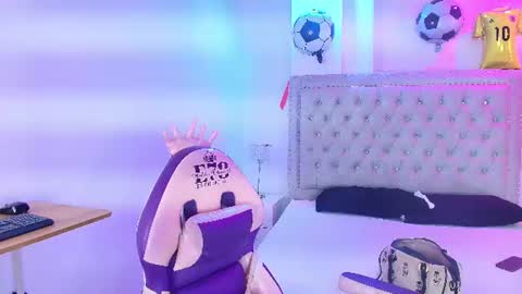 Lia  online show from 10, 7, 2026