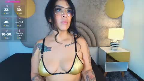 Snapshot of lia_caprice chatting on 16, 10, 2025 L I A C A P R I C E  online show from 16, 10, 2025