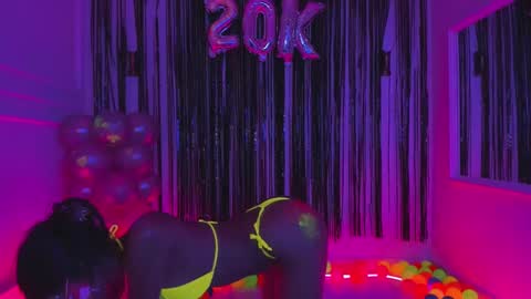 Snapshot of lia_girl2 chatting on 24, 1, 2025 Lia online show from 24, 1, 2025