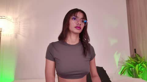 Snapshot of lia_girl2 chatting on 2, 5, 2026 Lia online show from 2, 5, 2026