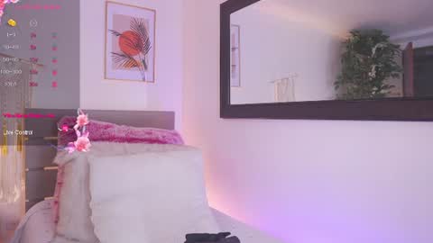 Snapshot of lia_mackenzie chatting on 2, 7, 2026 liaa online show from 2, 7, 2026
