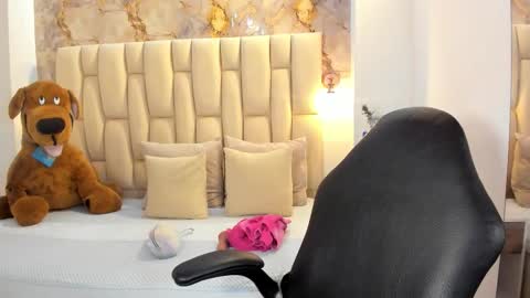 lia_mariana online show from 3, 12, 2025