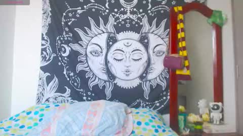 Lia Monroe online show from 2, 12, 2025