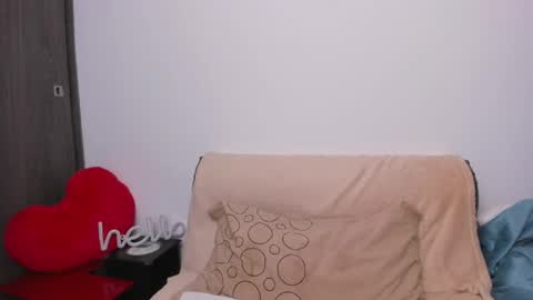 Snapshot of lia_queen610 chatting on 28, 5, 2026 Little Queen Lia online show from 28, 5, 2026