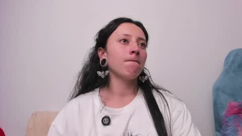 Snapshot of lia_queen610 chatting on 1, 6, 2026 Little Queen Lia online show from 1, 6, 2026