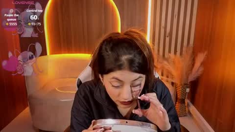 Snapshot of lia_queen_tx chatting on 13, 6, 2026 Online 1400 - 2100 online show from 13, 6, 2026