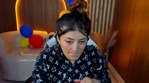Snapshot of lia_queen_tx chatting on 4, 7, 2026 Online 1400 - 2100 online show from 4, 7, 2026