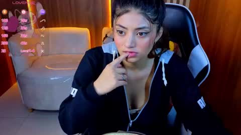 Snapshot of lia_queen_tx chatting on 15, 7, 2026 Online 1400 - 2100 online show from 15, 7, 2026