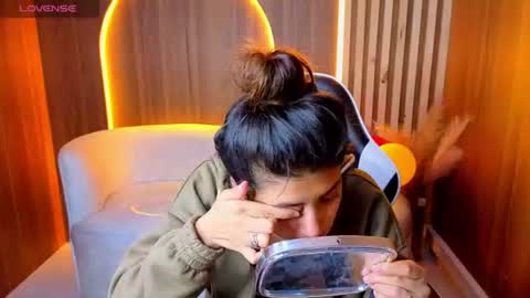 Snapshot of lia_queen_tx chatting on 16, 7, 2026 Online 1400 - 2100 online show from 16, 7, 2026