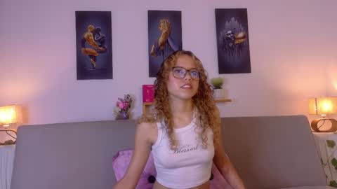 Snapshot of lia_valmont_18 chatting on 25, 5, 2026 Juliana online show from 25, 5, 2026