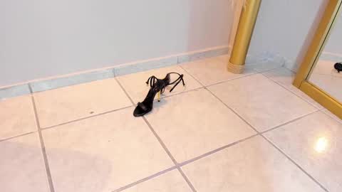 Snapshot of lia_walton__ chatting on 4, 3, 2025 liz walton online show from 4, 3, 2025