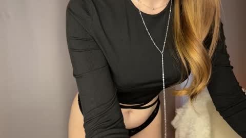 Snapshot of liabliss chatting on 5, 4, 2026 Lia online show from 5, 4, 2026