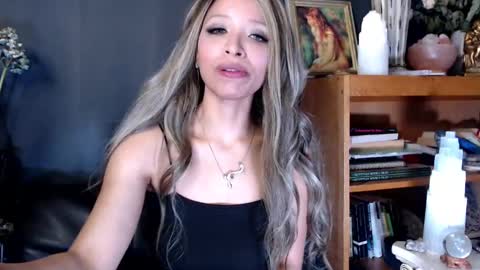 Lia Divina online show from 31, 12, 2024