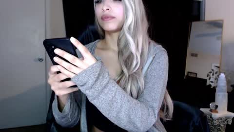 Lia Divina online show from 12, 3, 2025