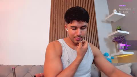 Liam Collins online show from 1, 3, 2025