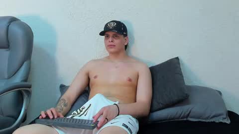 liam_cyrus online show from 18, 4, 2026