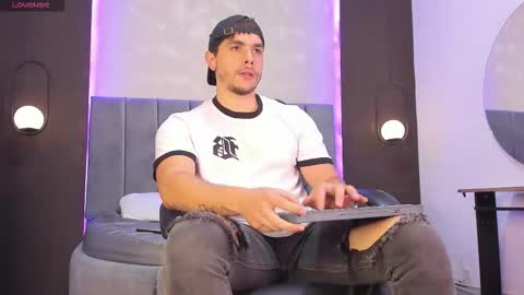 Snapshot of liam_walk chatting on 10, 11, 2025 Liam online show from 10, 11, 2025