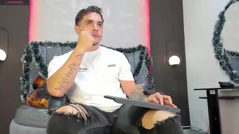 Snapshot of liam_walk chatting on 4, 12, 2025 Liam online show from 4, 12, 2025