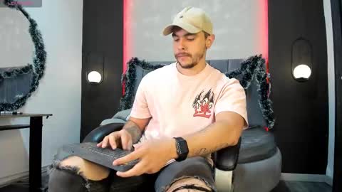 Snapshot of liam_walk chatting on 22, 12, 2025 Liam online show from 22, 12, 2025