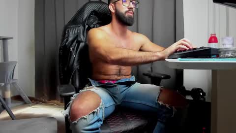 Liam online show from 2, 3, 2025