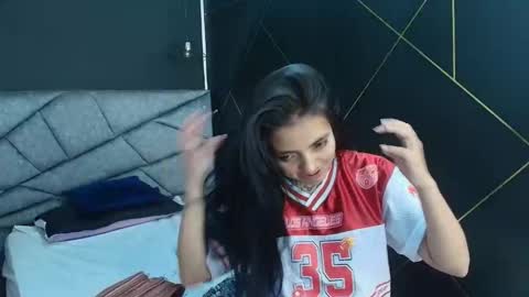 L I A M O N R O E online show from 2, 12, 2025