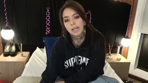 Snapshot of liamonroee_ chatting on 26, 3, 2026 L I A M O N R O E online show from 26, 3, 2026