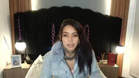 Snapshot of liamonroee_ chatting on 7, 4, 2026 L I A M O N R O E online show from 7, 4, 2026