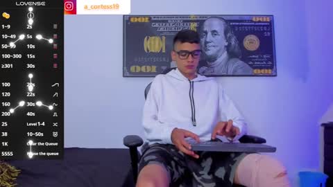Snapshot of lian_23_ chatting on 1, 1, 2025    online show from 1, 1, 2025