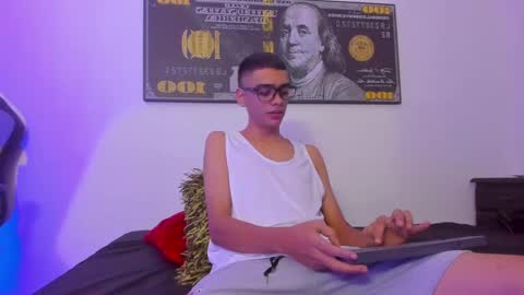 Snapshot of lian_23_ chatting on 12, 3, 2025    online show from 12, 3, 2025