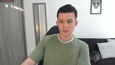 Snapshot of lian_eathan chatting on 17, 10, 2025 lian_eathan online show from 17, 10, 2025