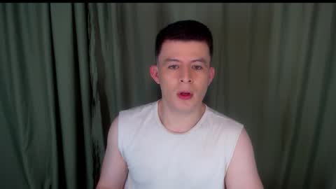 Snapshot of lian_eathan chatting on 27, 10, 2025 lian_eathan online show from 27, 10, 2025