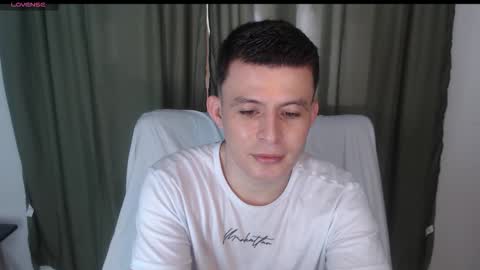 Snapshot of lian_eathan chatting on 28, 10, 2025 lian_eathan online show from 28, 10, 2025