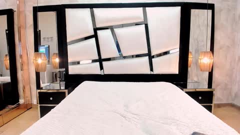 Lia obrien online show from 23, 11, 2025