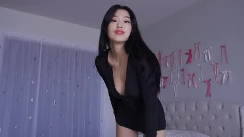 Snapshot of liavee chatting on 17, 5, 2026 Lia online show from 17, 5, 2026