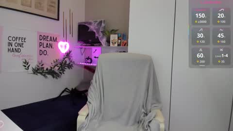 Snapshot of liawoow chatting on 7, 11, 2025 Lia online show from 7, 11, 2025